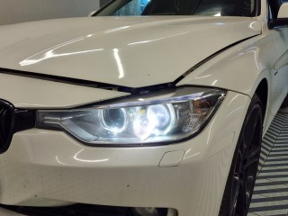 BMW F30 замена линз на Aozoom A12, установка дактейла. (2)